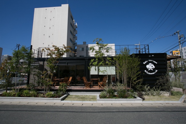 記事サムネイル: 【ショップ/施工例28】緑に囲まれた カフェ＆バー