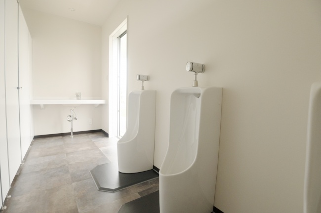 豊洲ぐるり公園 トイレコンテナ スライダー画像7