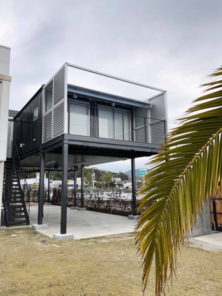 海を望むデッキ付き、趣味のための大人の隠れ家 スライダー画像0