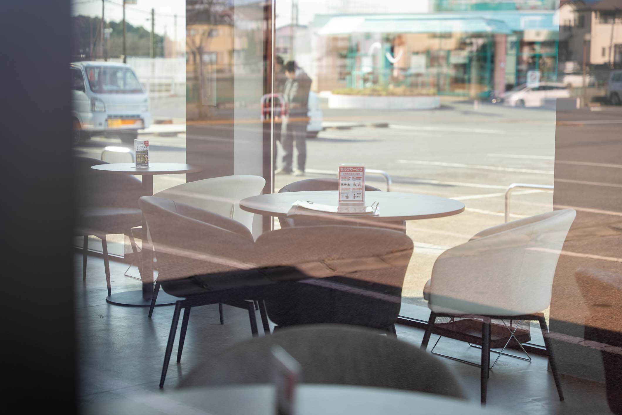 国内最大級！36台のコンテナが創り出す、病院敷地内の開放的な薬局＆カフェ施設 スライダー画像33